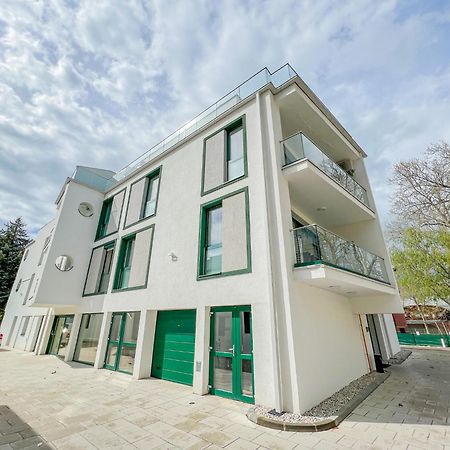 Villa Bauhaus Wellness Apartments 207 - Petiteplage Siófok Exteriér fotografie