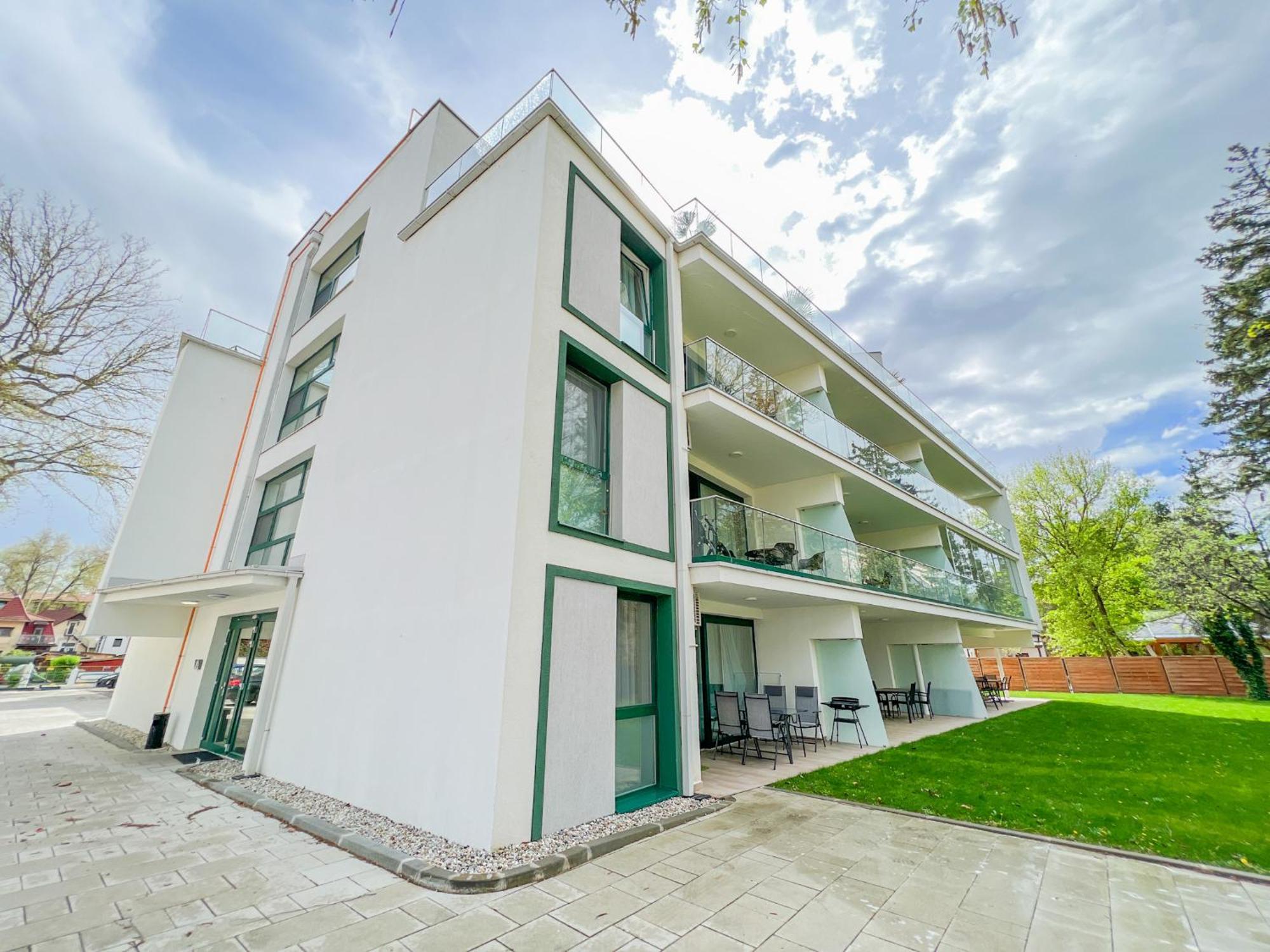 Villa Bauhaus Wellness Apartments 207 - Petiteplage Siófok Exteriér fotografie